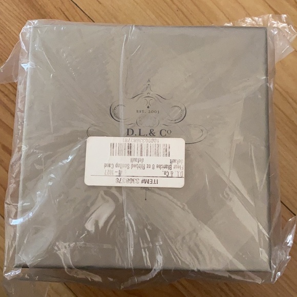 NIB DL & Co Large Fleur Blanche Candle in Reusable Scalloped Vase New & Sealed - Picture 5 of 6